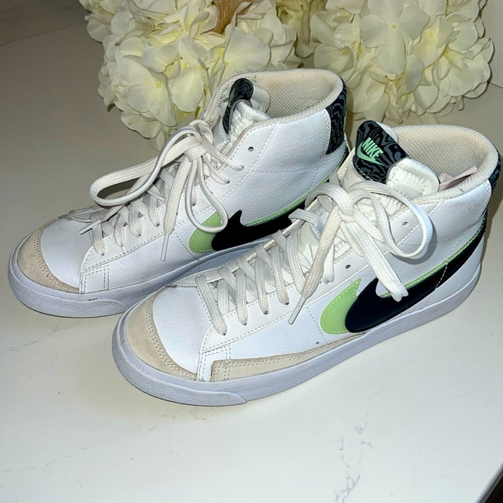 Nike Blazer size 7Y